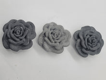 Load image into Gallery viewer, Set of 3 piece Cement Roses