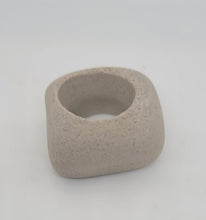 Load image into Gallery viewer, Modern concrete napkin rings set of 4, table decoration, geometric cement napkin holder, gift for home decor designers, housewarming gift